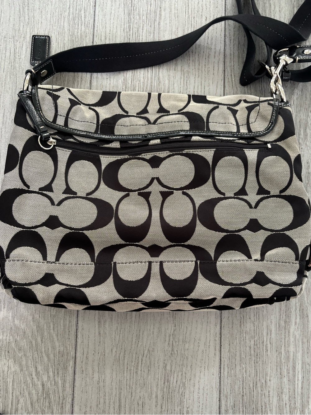 Coach messenger bag in black jacquard. EUC. - Picture 3 of 13